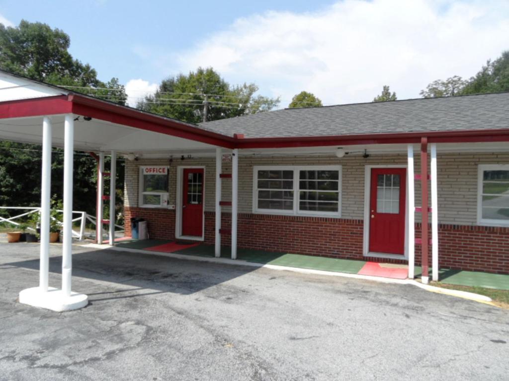 Skyland Motel Cornelia Exterior foto