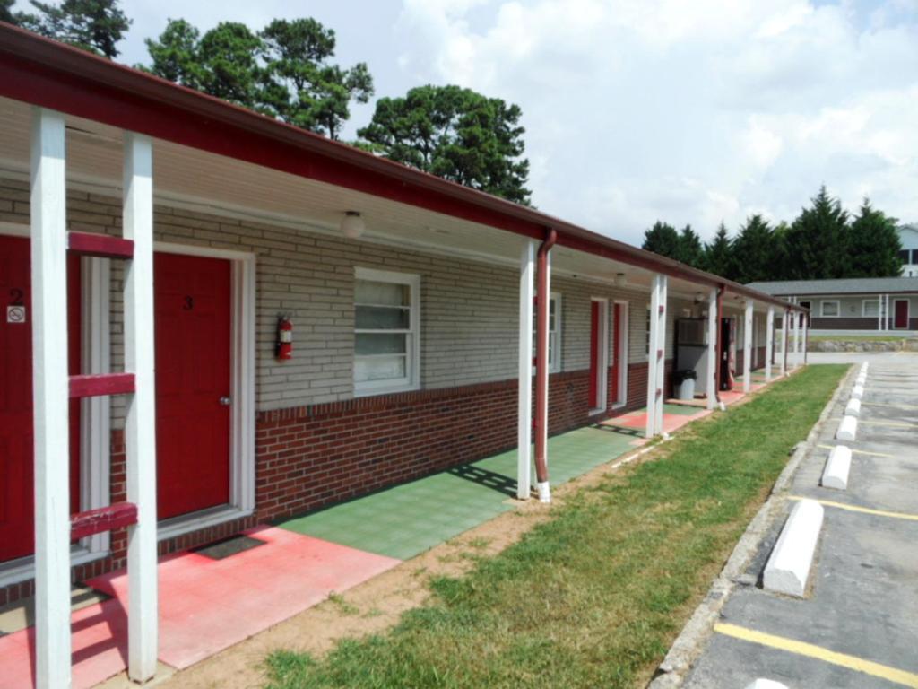 Skyland Motel Cornelia Exterior foto